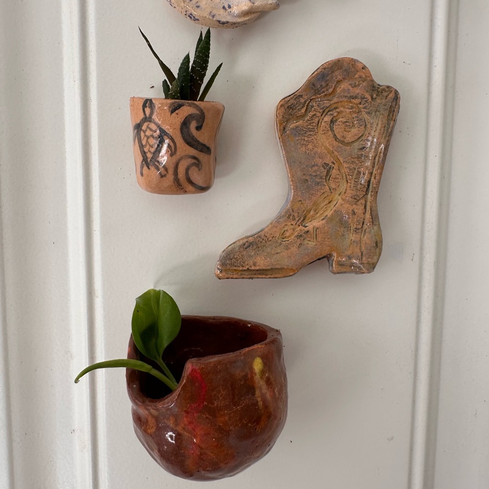 Handcrafted Magnet Mini Planter with Turtle Design - Picture 4 of 4